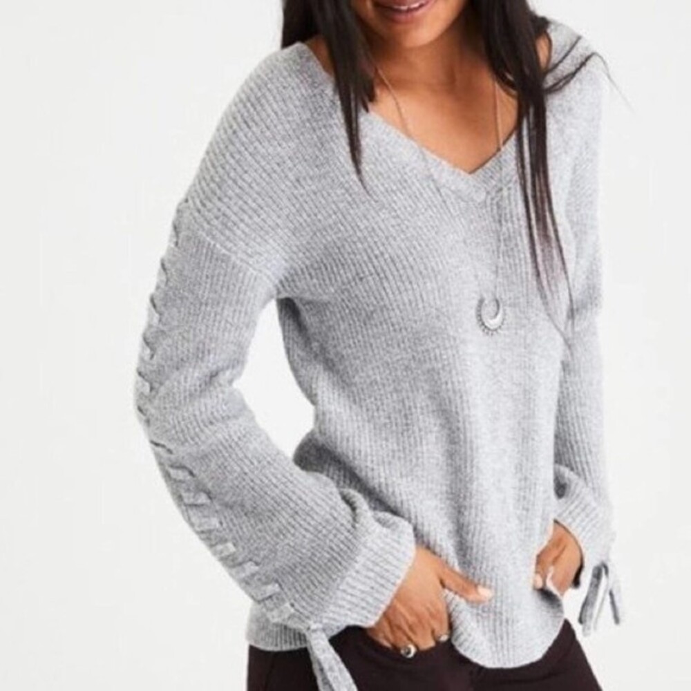 AEO Women's Grey Tie Sleeve V Neck Pullover Sweater xxs